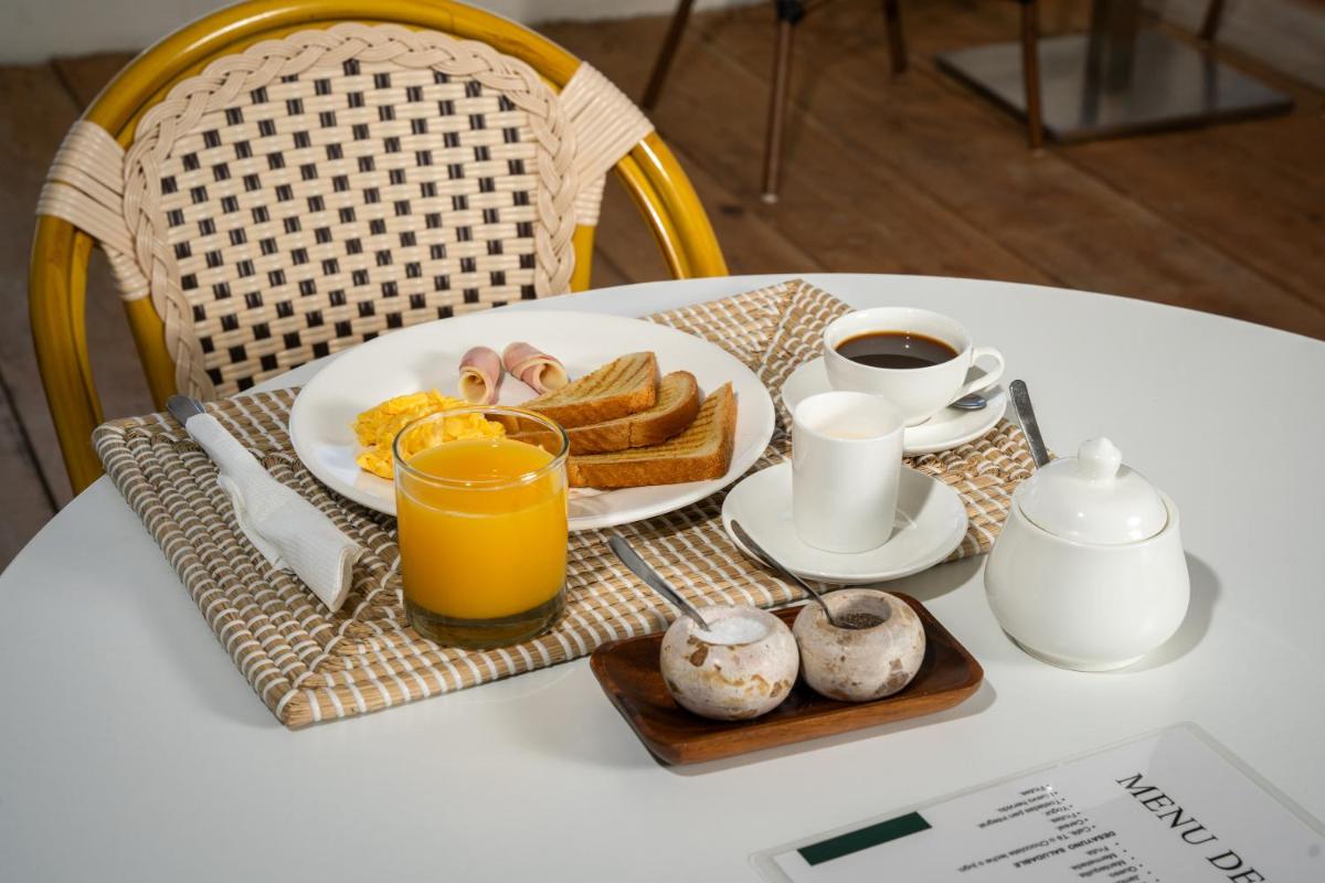 The Palm Bay Club Lodge - Housity