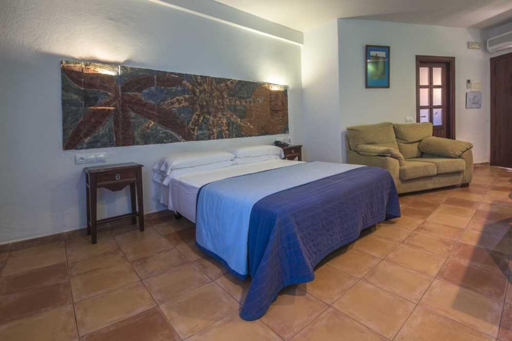 Cama o camas de una habitación en Hotel de Naturaleza Rodalquilar & Spa Cabo de Gata
