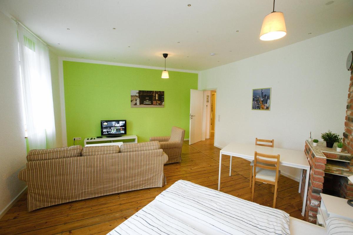 Das Haus am Bach - Schöne große moderne Wohnung mit Terrasse - Housity