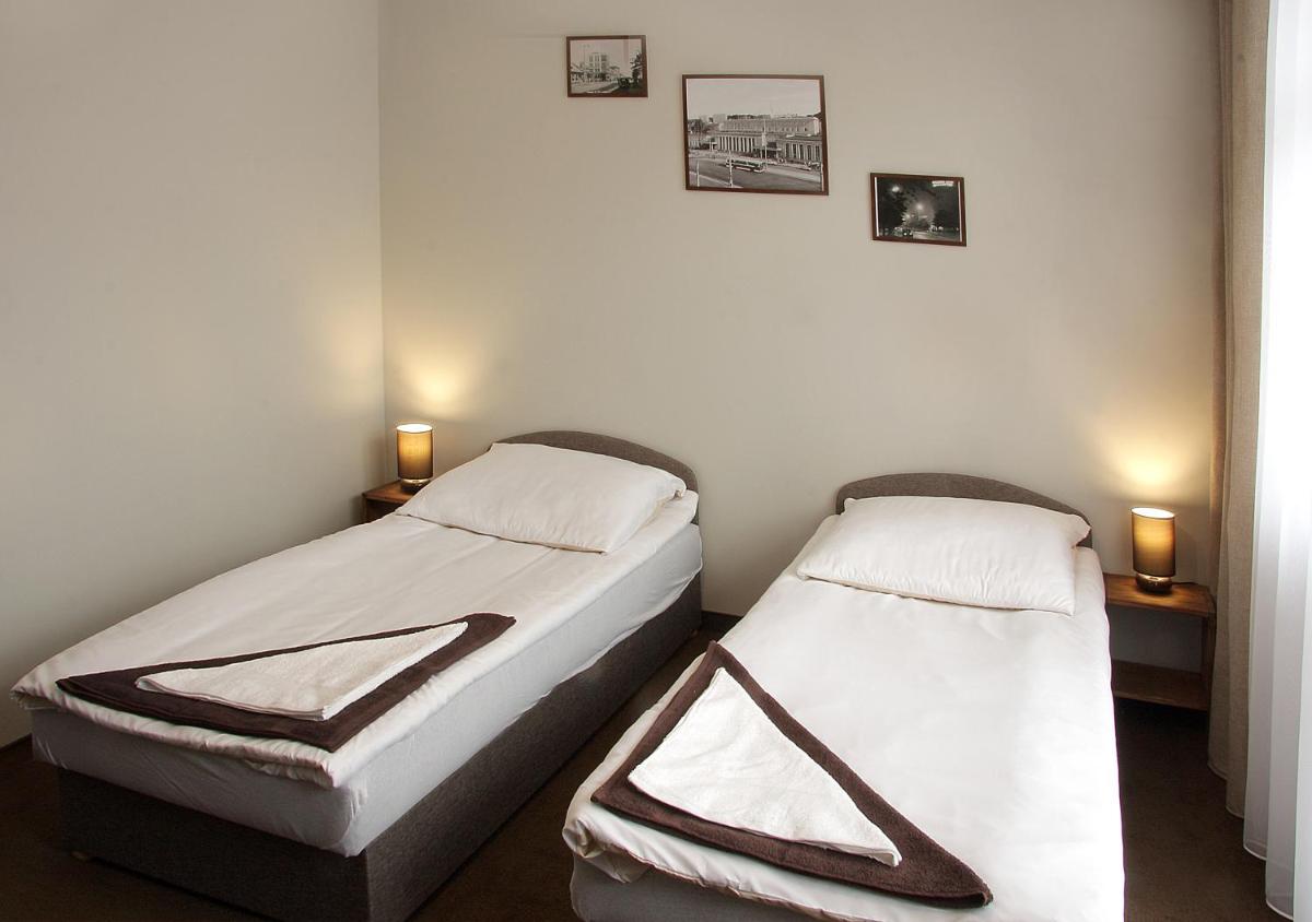 Rest- Pokoje z Łazienkami - Housity