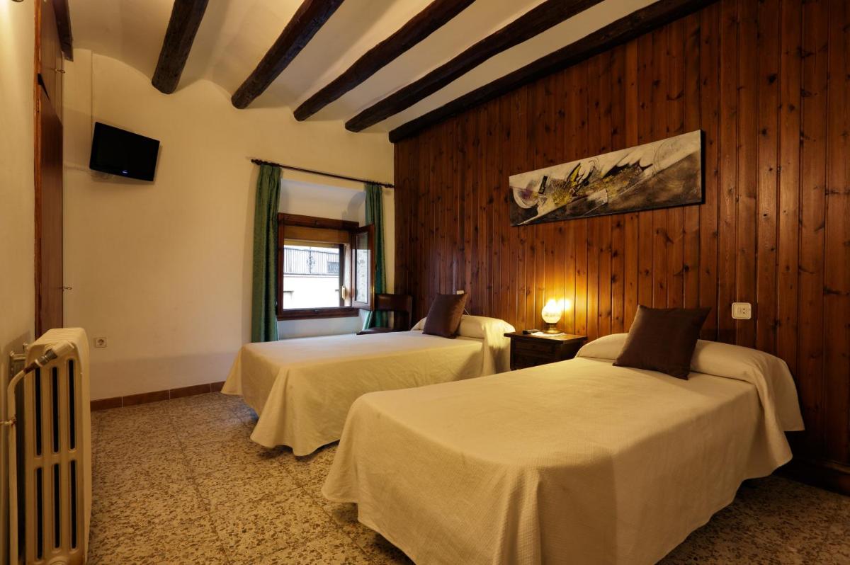 Hostal i Apartaments Populetus - Housity