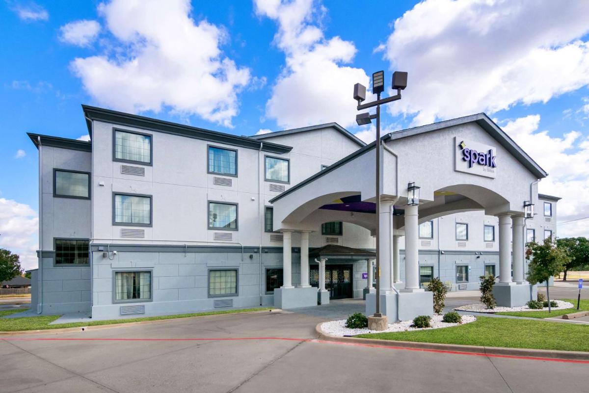 Spark by Hilton Wichita Falls - Housity