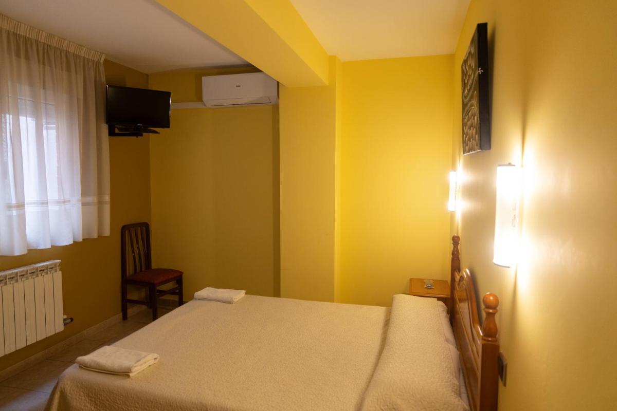 HOSTAL La MARAVILLOSA DE VALDERAS - Housity