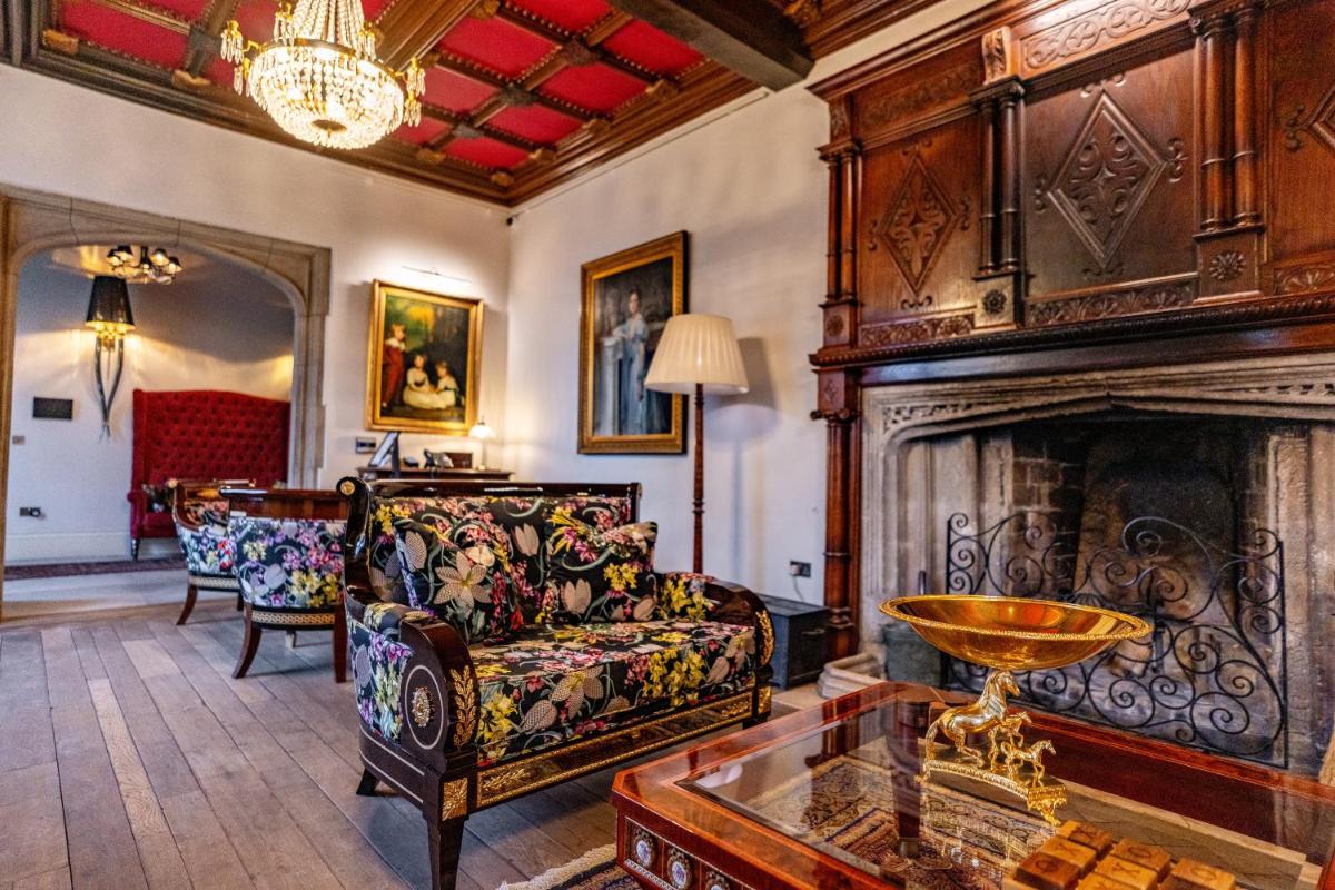 Weston Manor Hotel - Housity