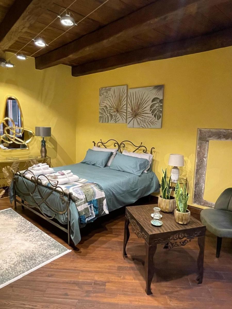 Domus Telesio Bed & Breakfast - Housity