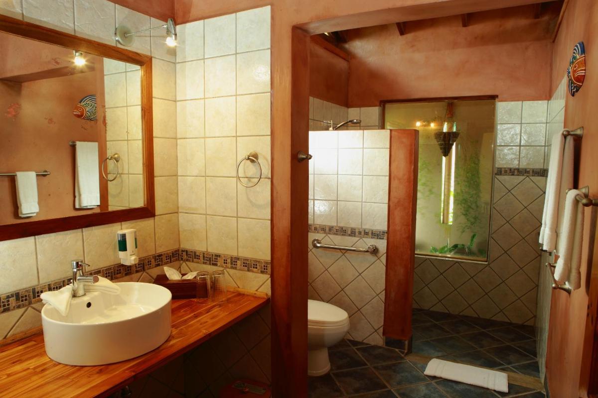 Tenorio Lodge - Housity