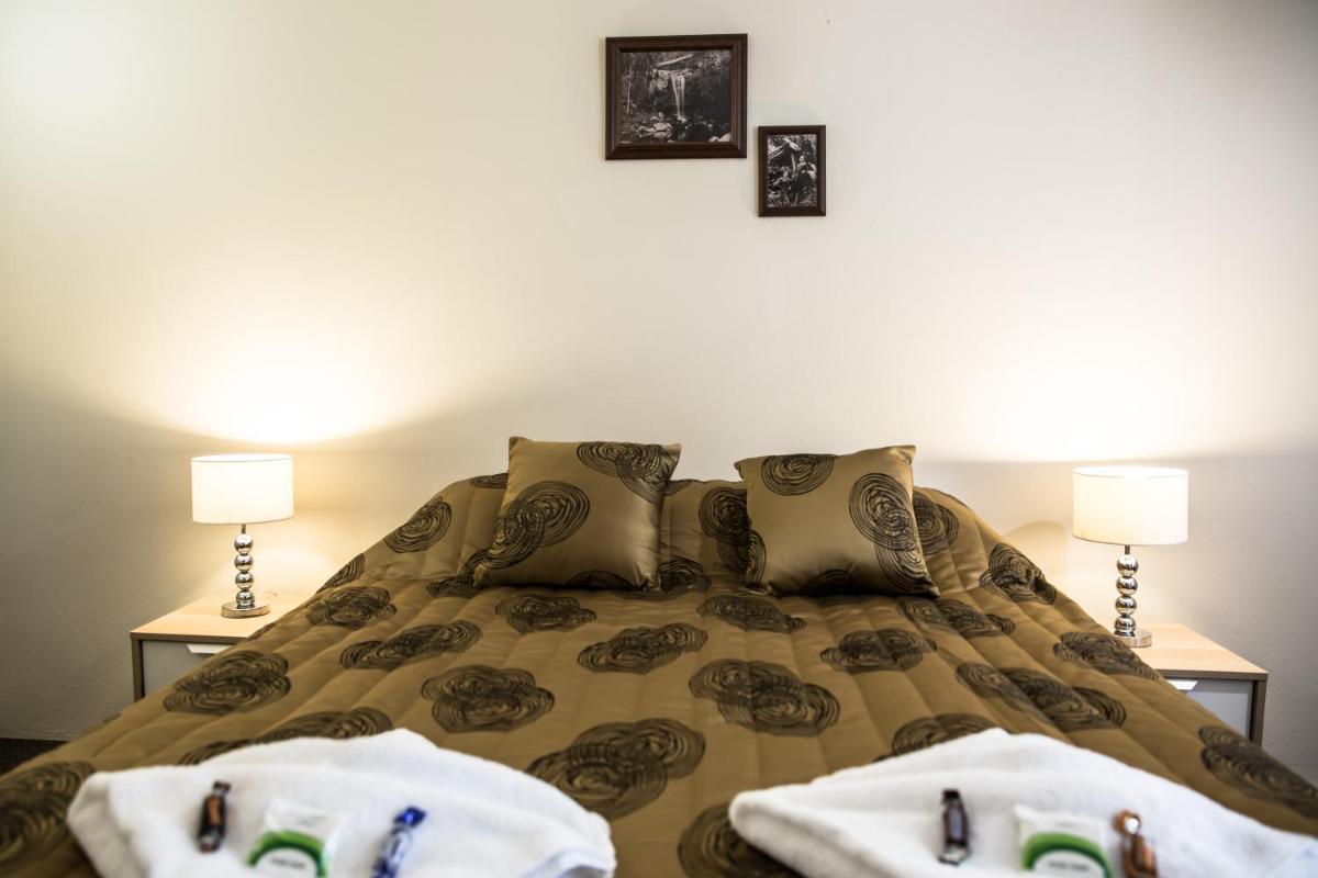 Tall Trees Motel Mountain Retreat - Housity