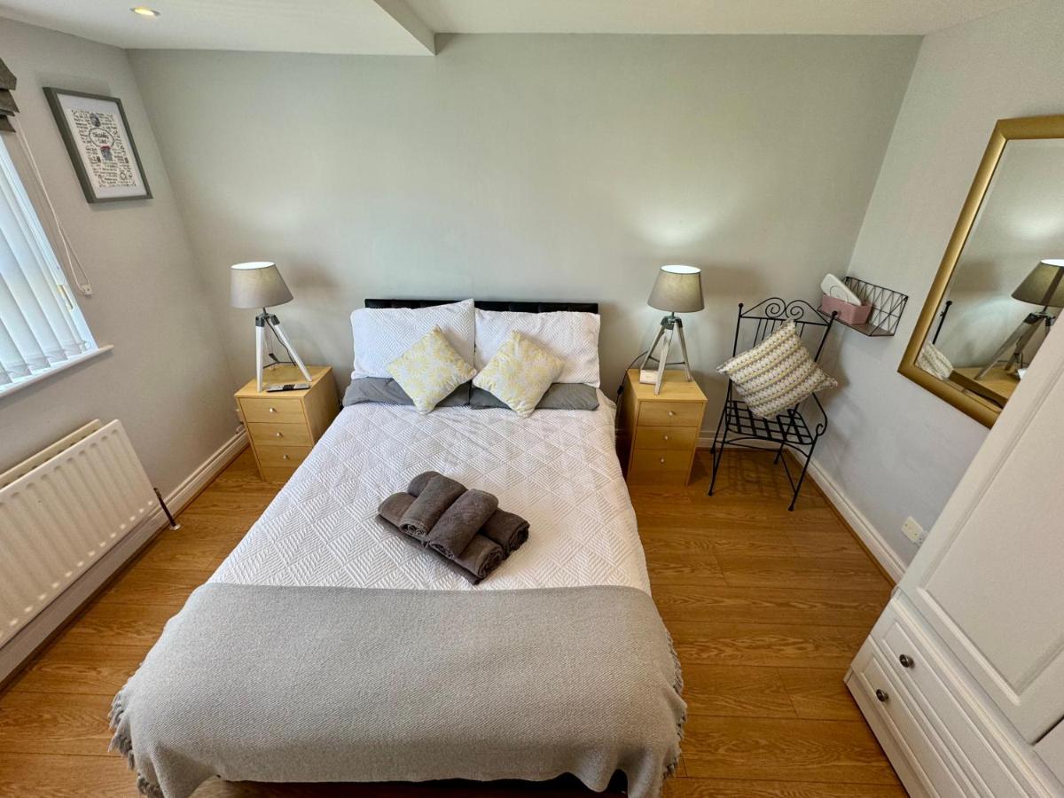 Number 14 Self Catering, Portrush, Northern Ireland - Housity