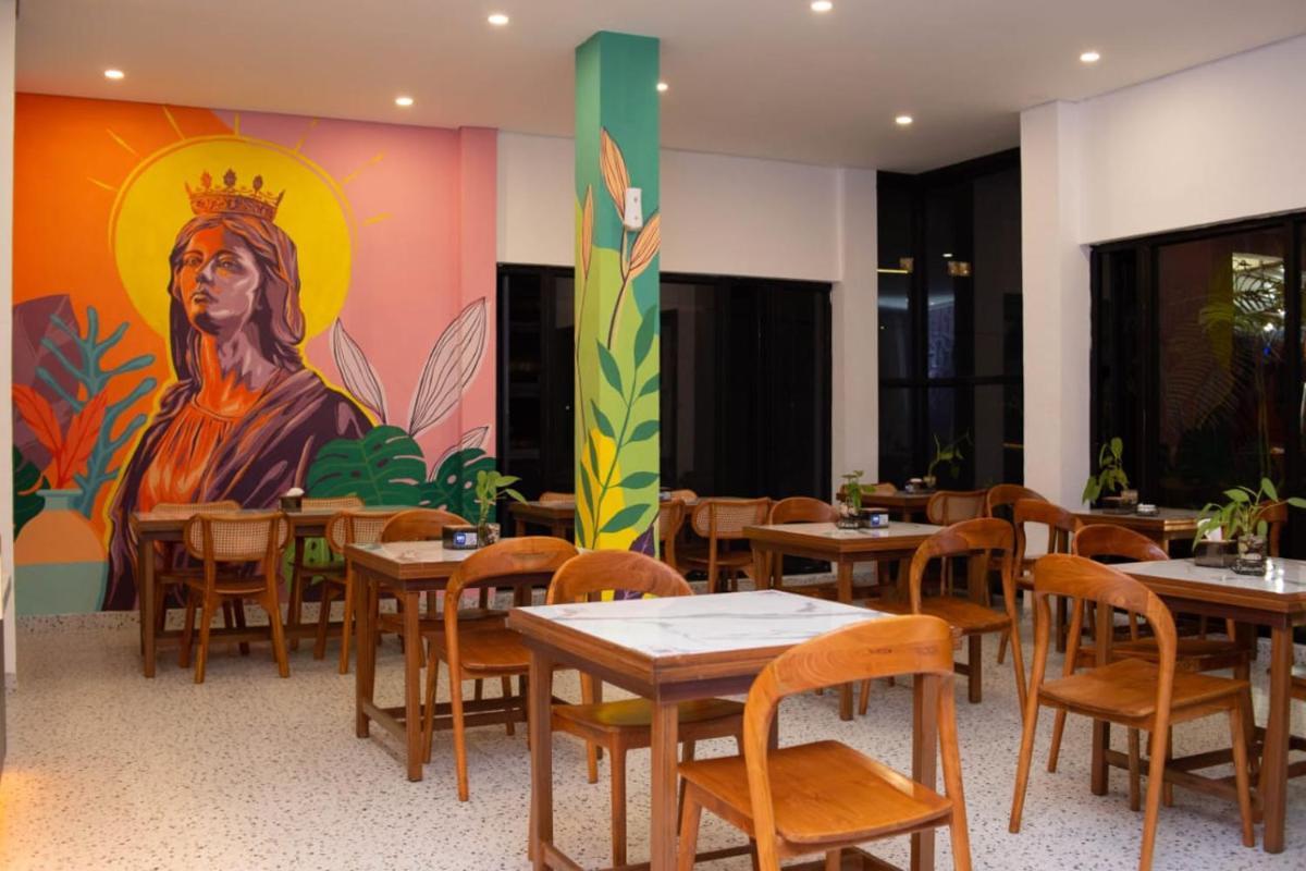 Queen Parrona Hotel by Sativa - Housity