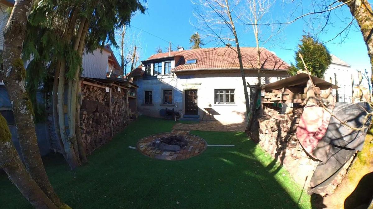 Luxury 1895 Stone & Wood Art House - Housity