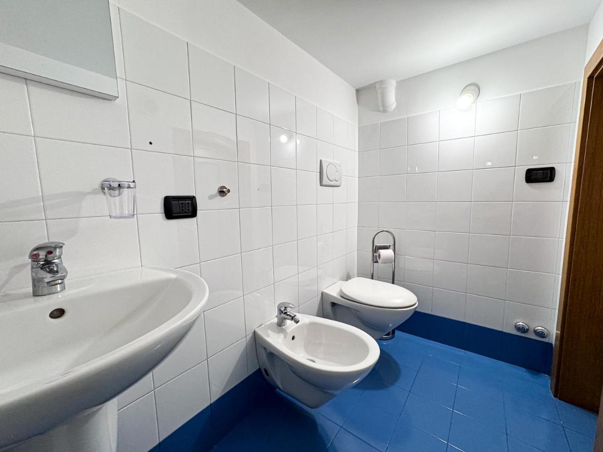 Apricot House - Housity