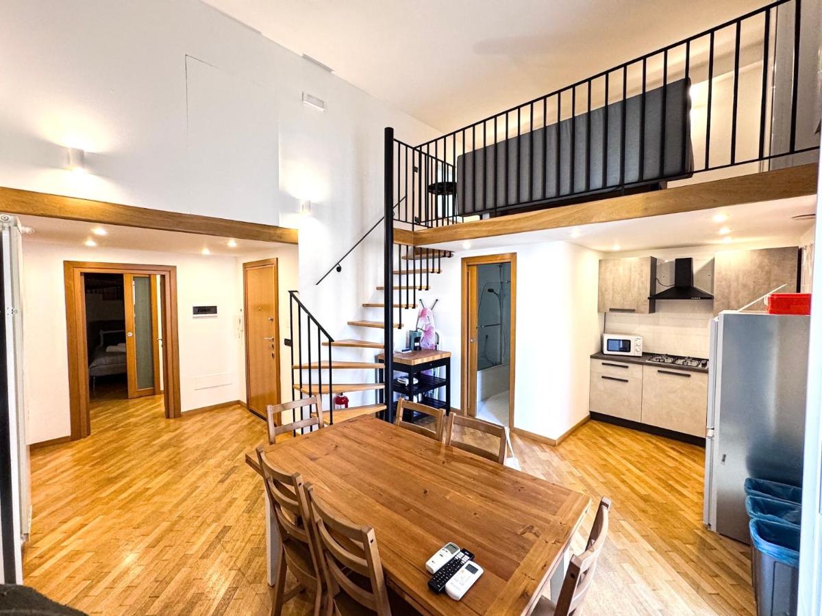 Apricot House - Housity