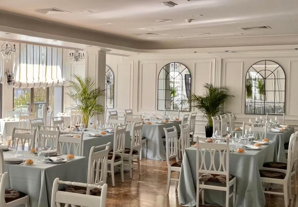 Hotel Castilla Torrijos - Housity