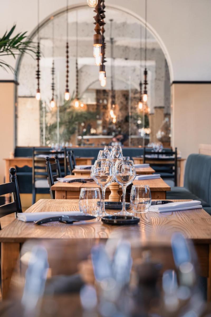 Restaurant ou autre lieu de restauration dans l'établissement Hotel De Diane