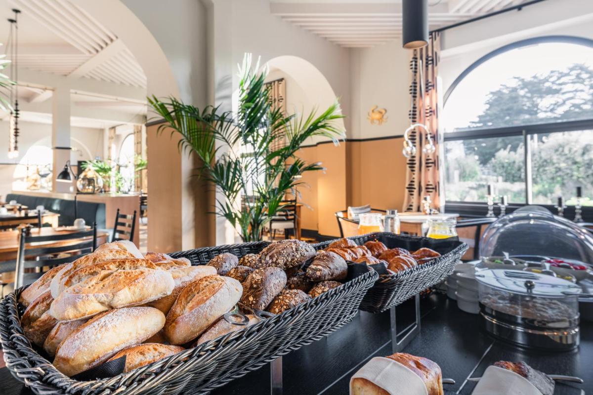 Nourriture dans l'hôtel ou à proximité