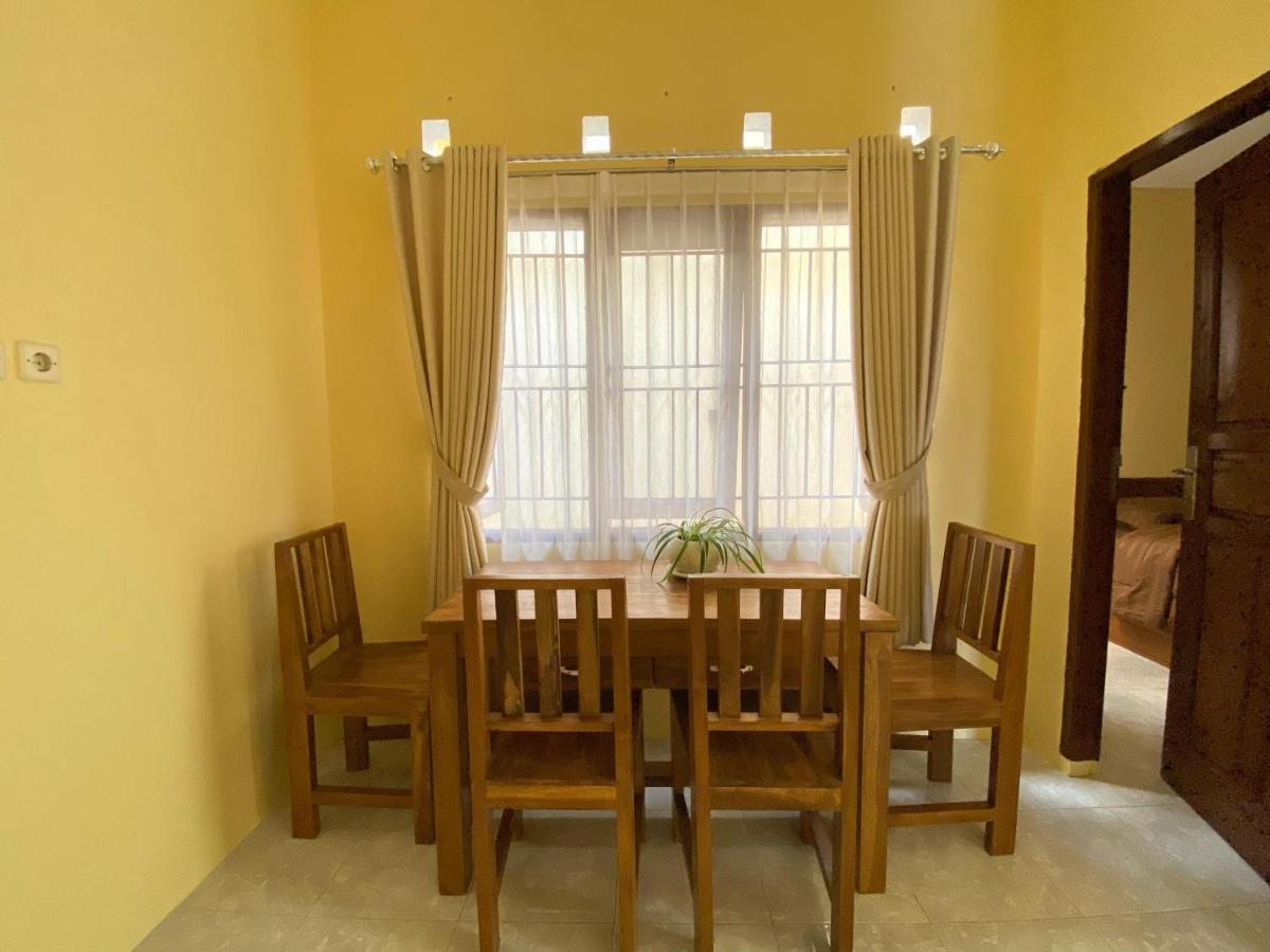 Cemara Guesthouse Mataram Lombok - Housity