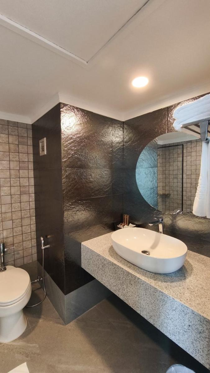 Hua Hin Grand Hotel and Plaza - Housity