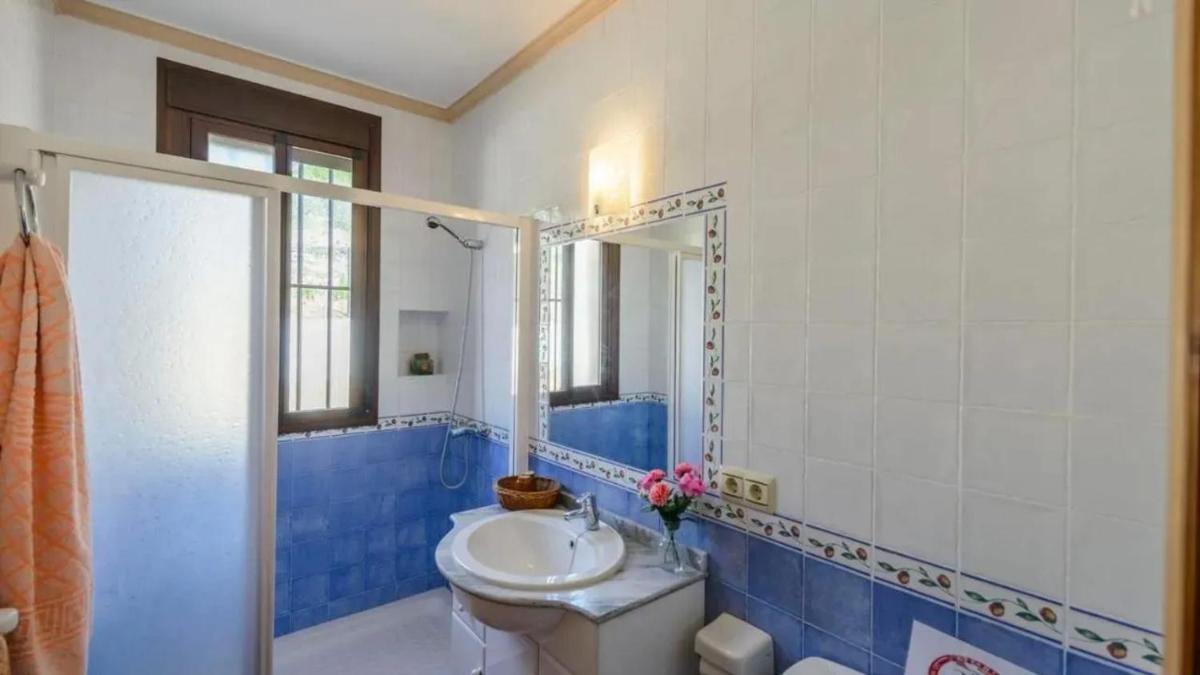Comfortable Chalet in El Gastor with Private Pool - Housity