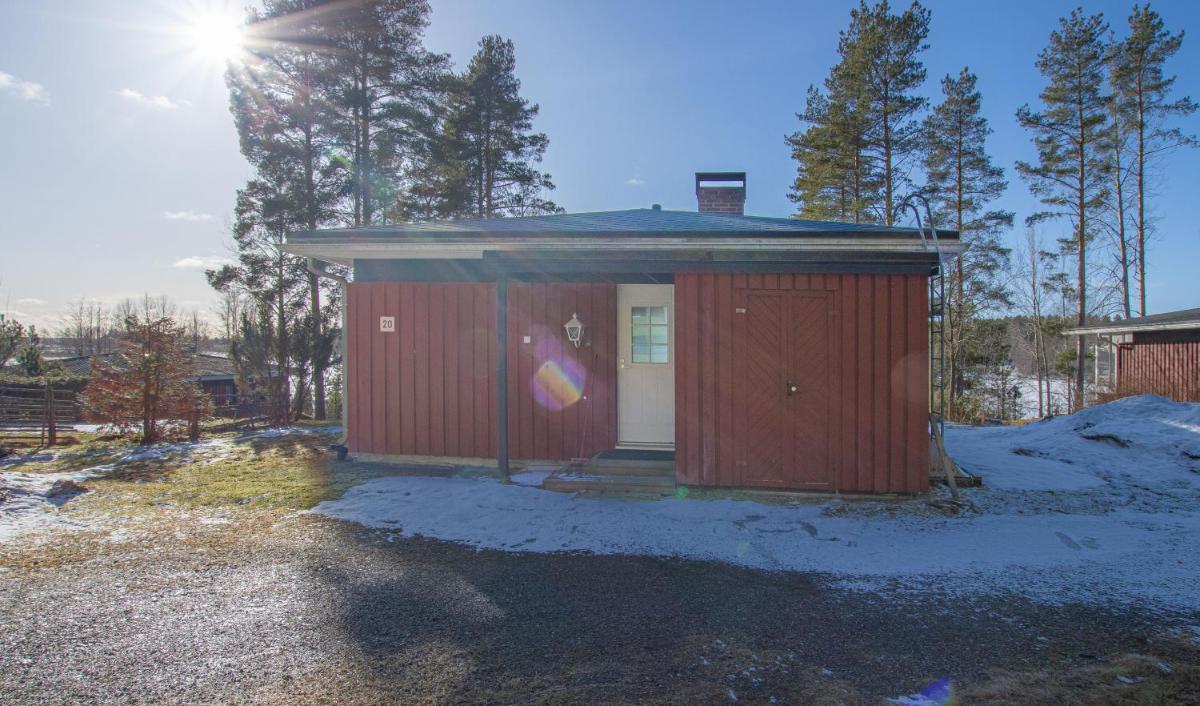 Kraatterimökki - Housity