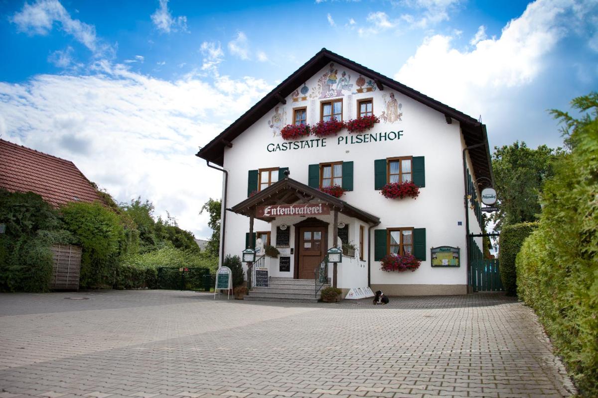 Landgasthof Pilsenhof Entenbraterei - Housity