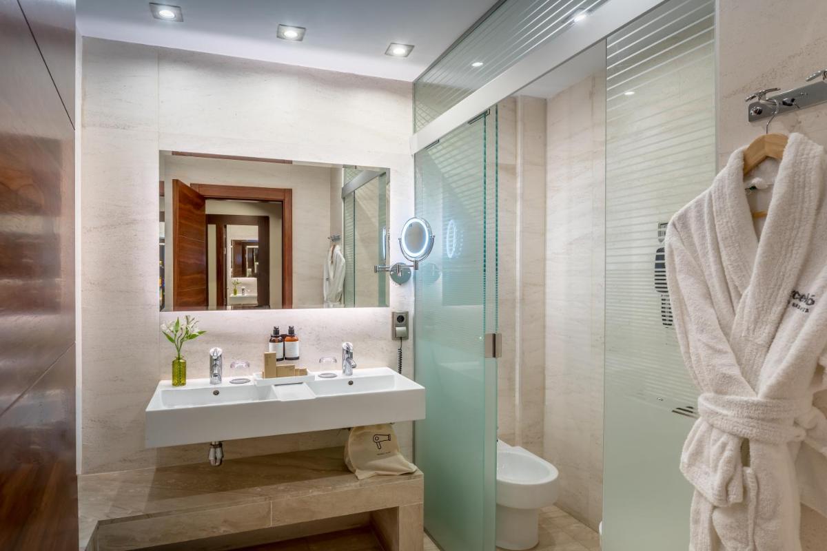 Un baño de Barceló Granada Congress