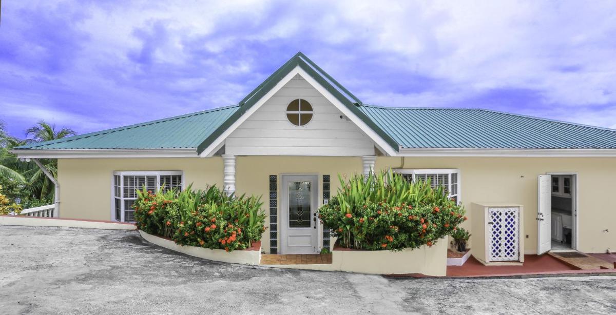Newly renovated 3-bed spacious family home - Villa Decaj home - Housity