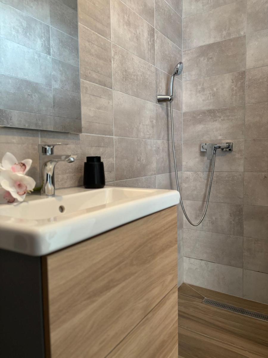 Sunrise Apartment - Housity