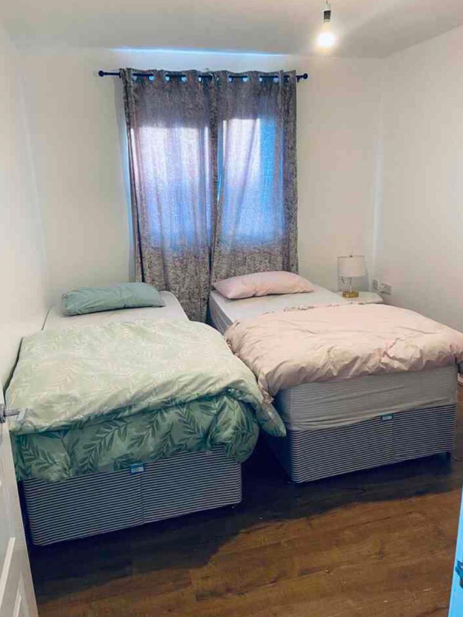 Alba Bally, 2 Bed Flat, by Grays Station - Housity