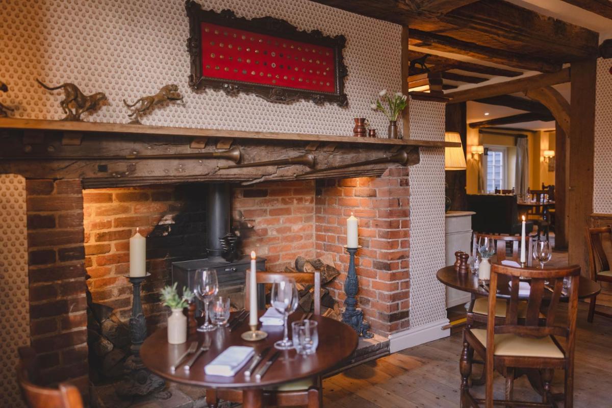 The Crown, Bildeston - Housity