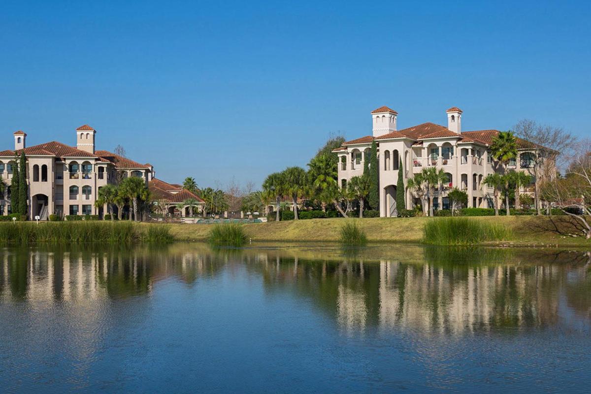 Luxury Fully Furnished Apartments by NASA and Kemah Boardwalk - Housity