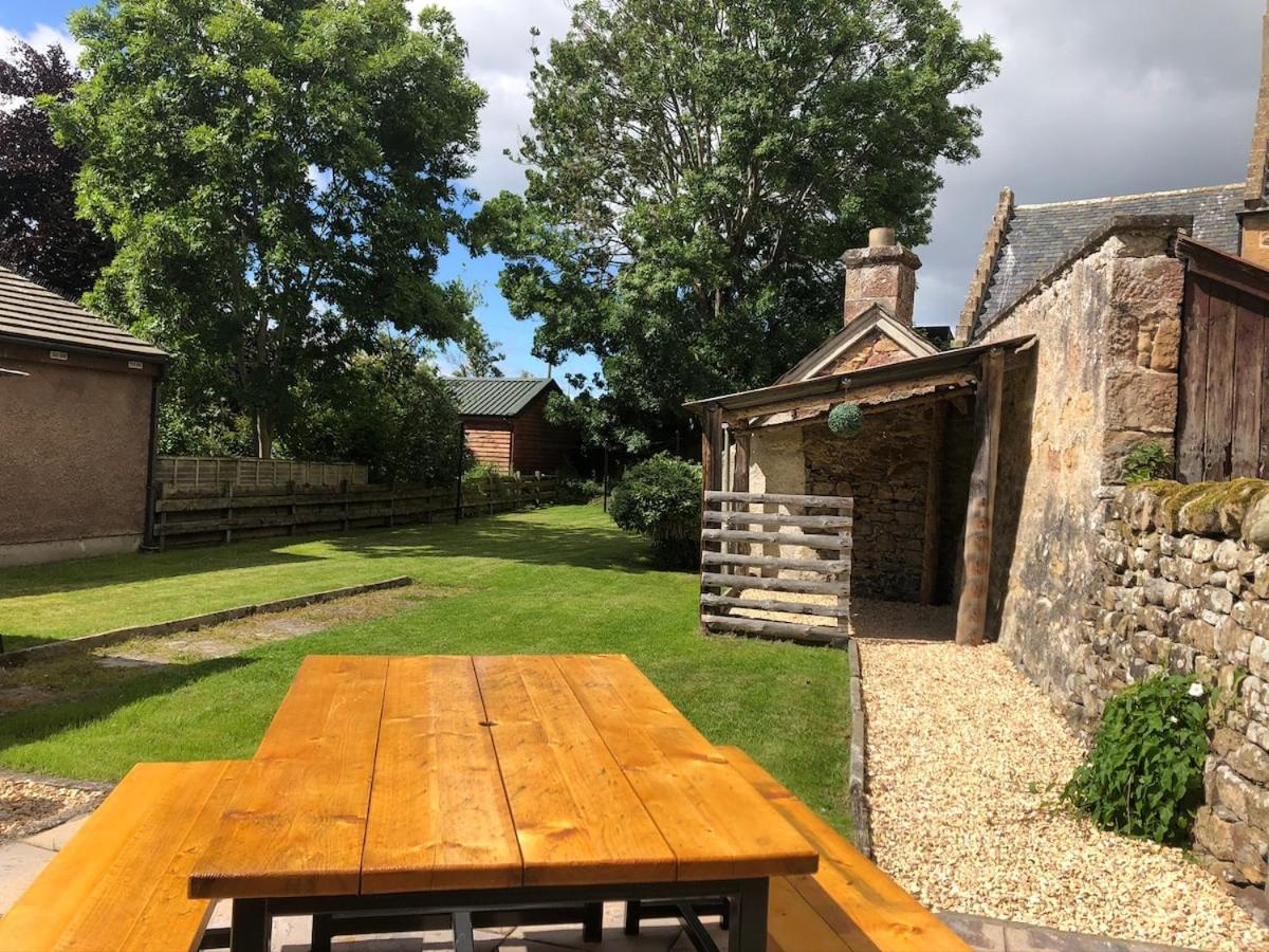 Cosy Carnegie Cottage close to Dornoch Golf Course - Housity