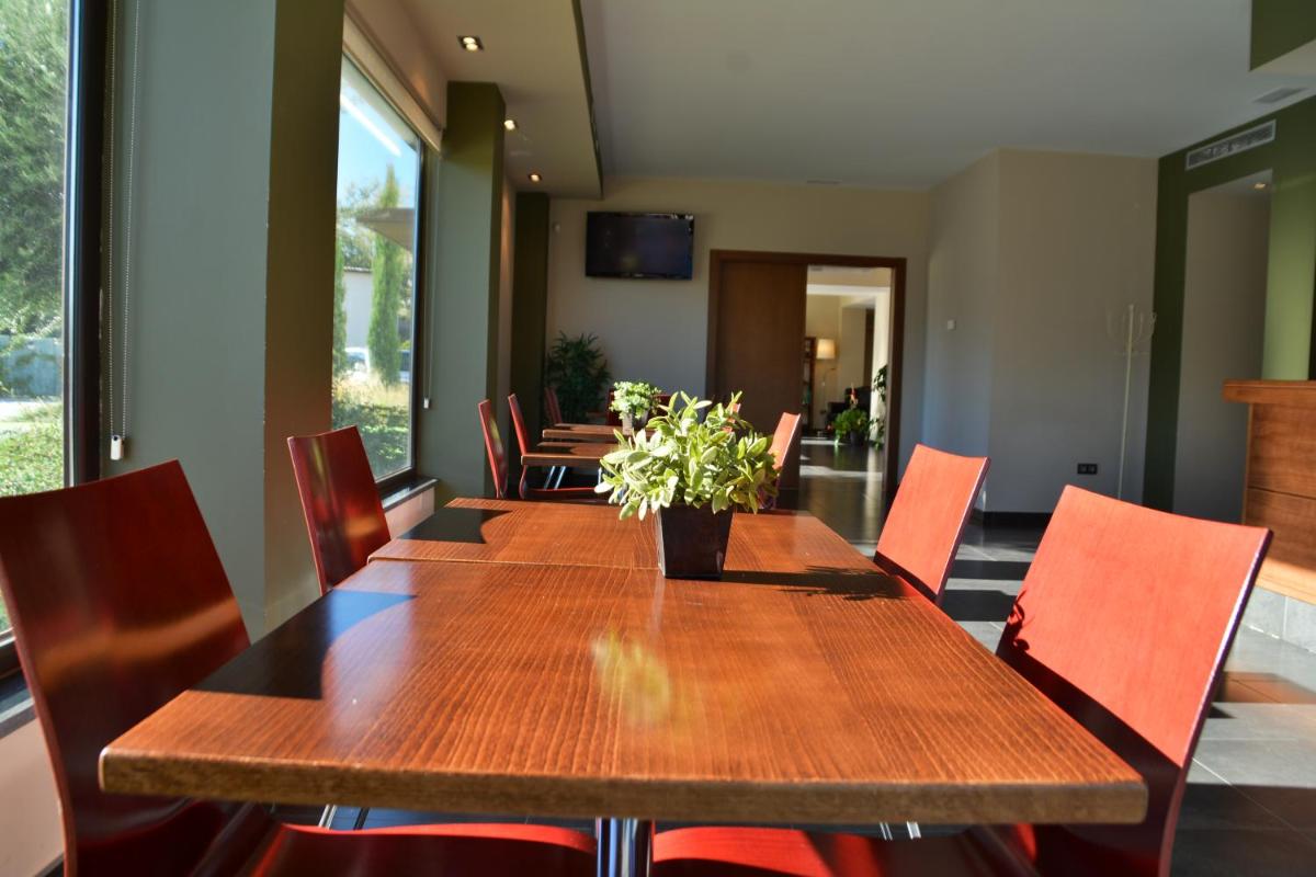 Hotel Pago del Olivo - Housity