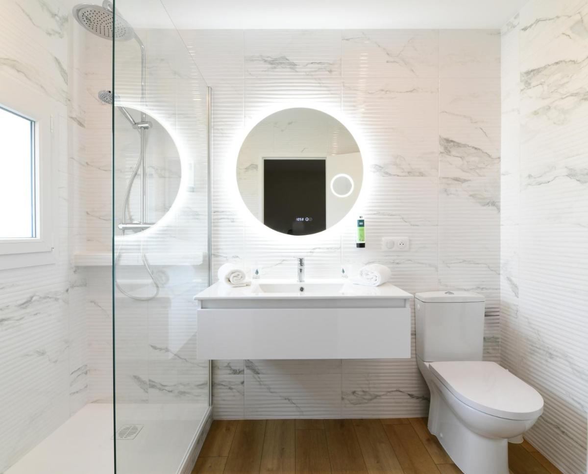 Salle de bains dans l'établissement Logis Thermal