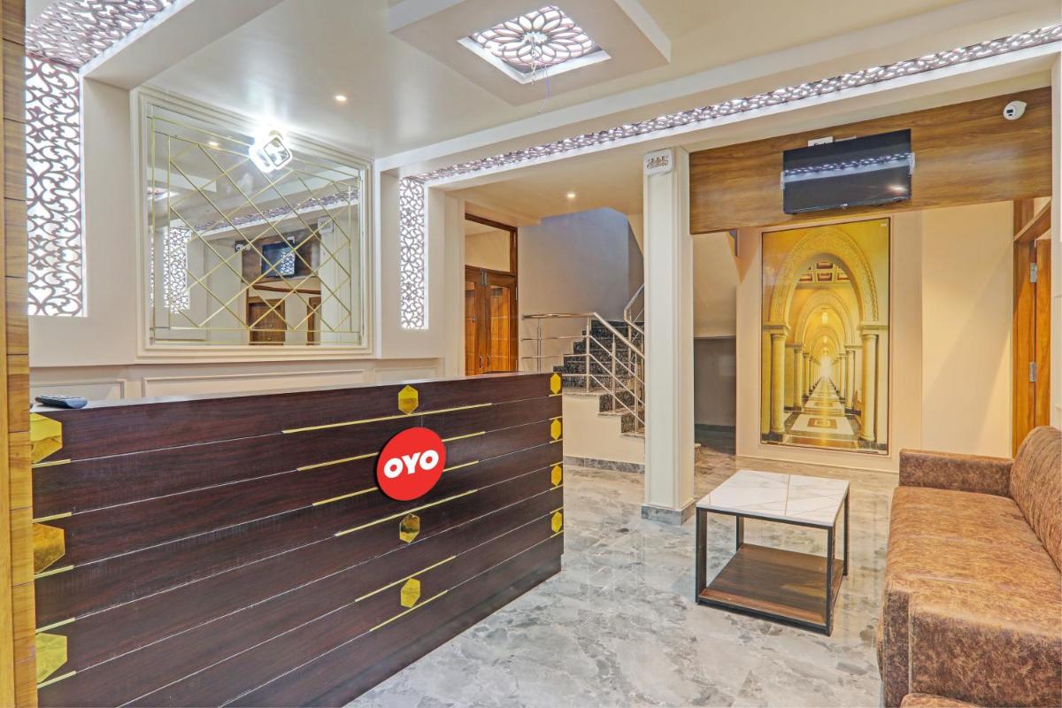OYO Flagship Royal Regency Palace - Housity