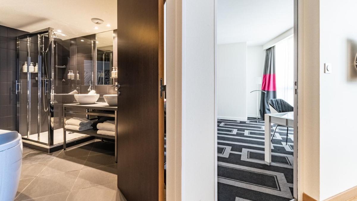 Salle de bains dans l'établissement Holiday Inn Dijon Toison D'or by IHG