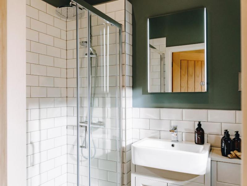 The Gin Trap Inn - Housity