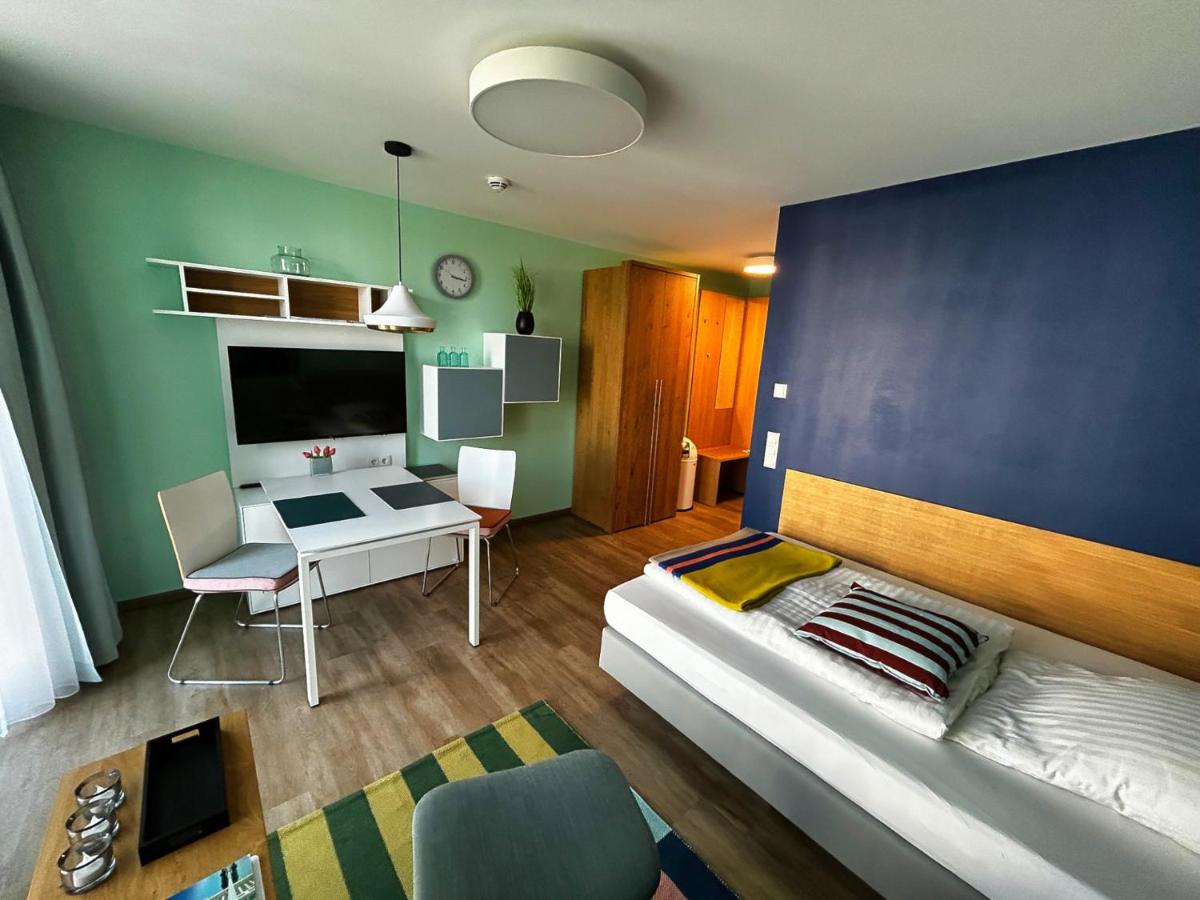NINO-Boardinghouse 12 - ruth's apartment - Housity