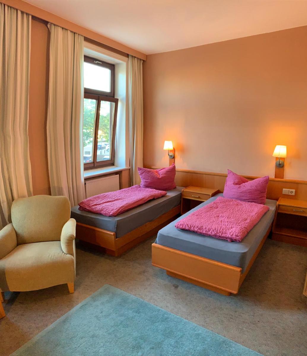 Hotel Quickborner Hof - Housity