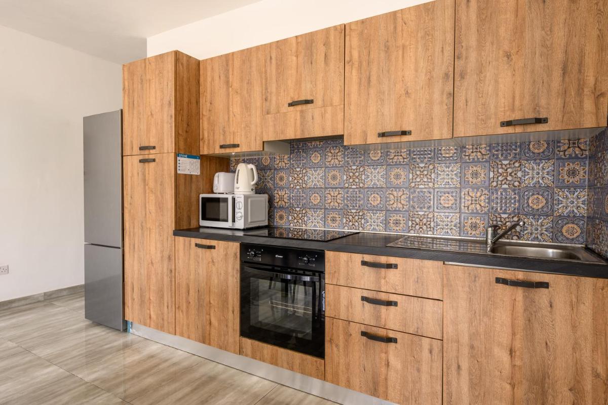 F11-1 Double room with private bathroom in shared Flat - Housity