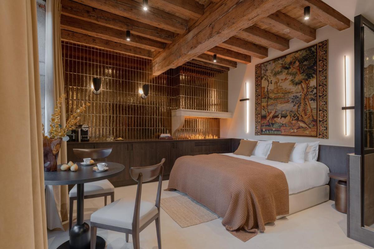 MiHotel - Grenier à Sel de Pérouges - Housity