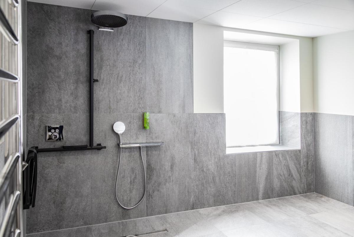 Salle de bains dans l'établissement 6717 Nature Hôtel & Spa Le Clos des Délices