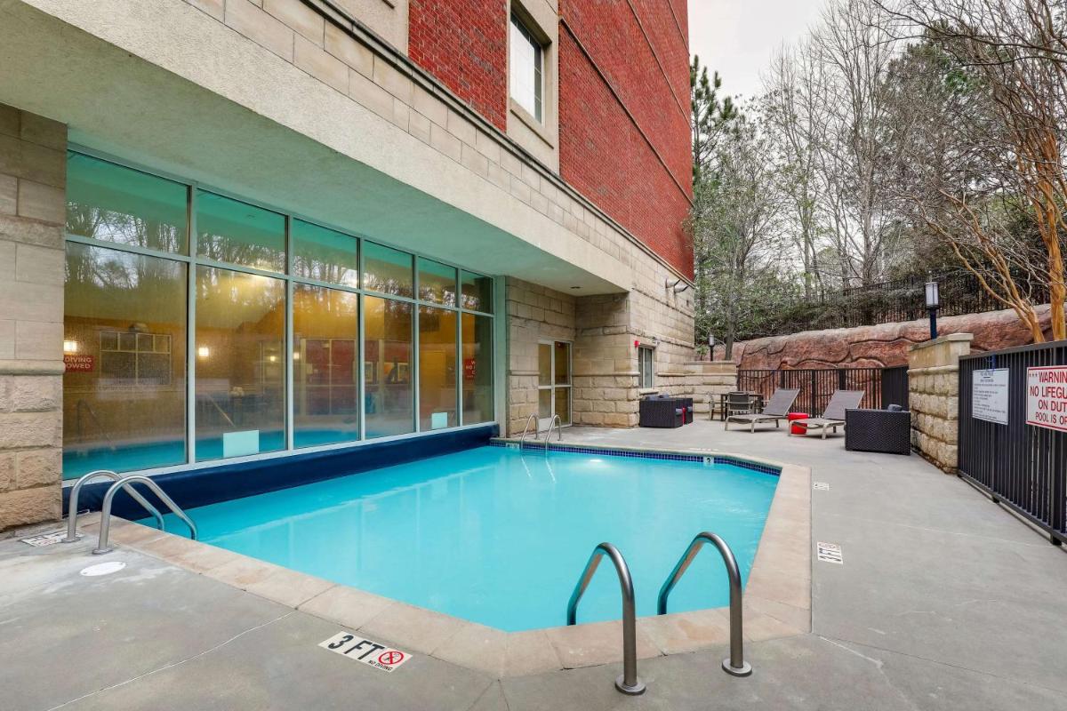 Drury Inn & Suites Charlotte Northlake - Housity