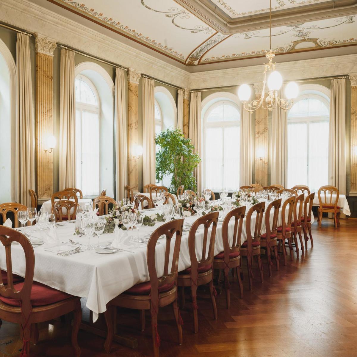 Hotel Blume - Swiss Historic Hotel - Housity