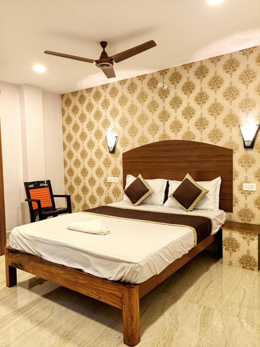 Aashrey Bed and Breakfast - Housity