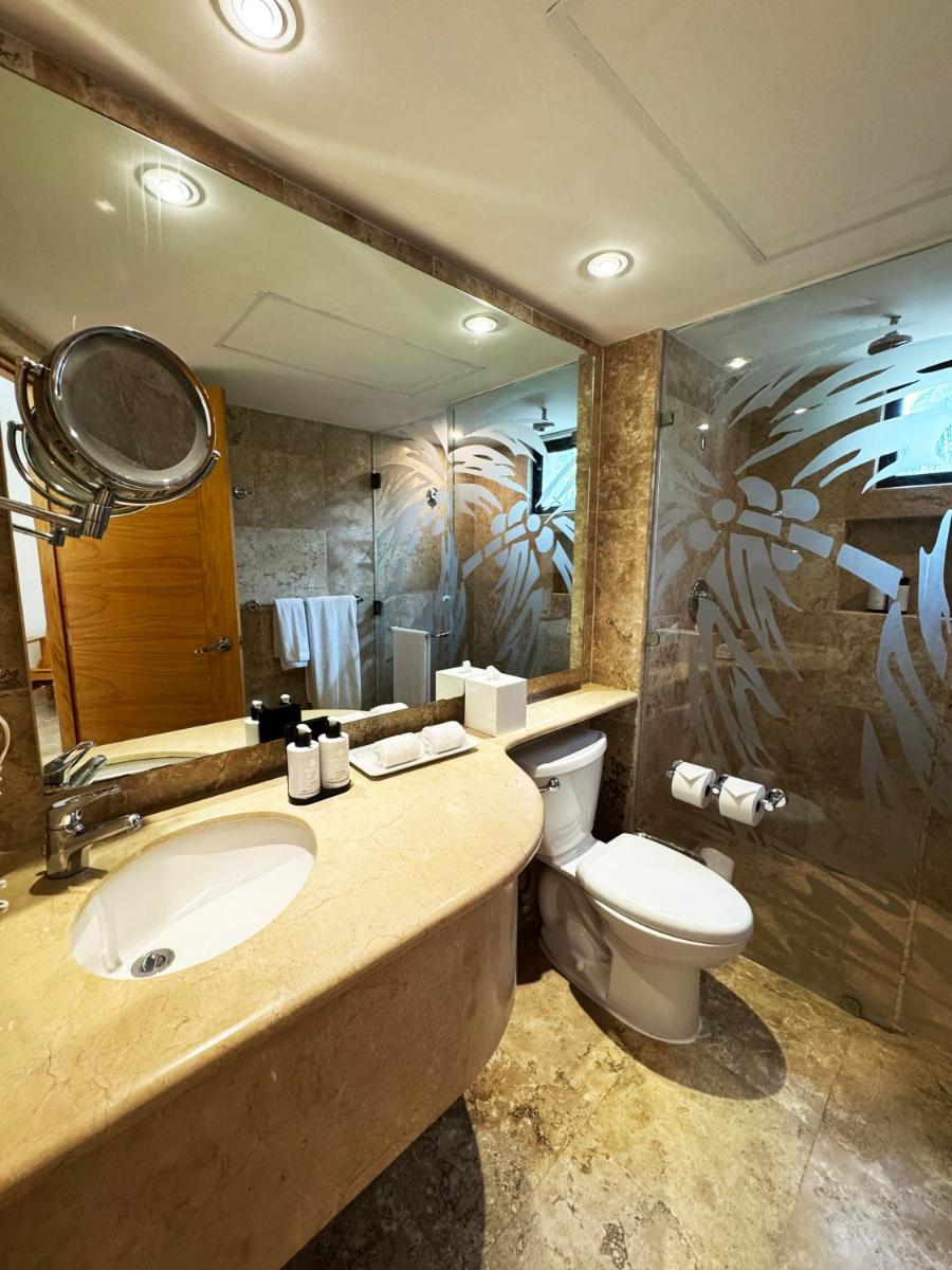 The Reef Playacar Beach Resort & Spa-Optional All Inclusive - Housity