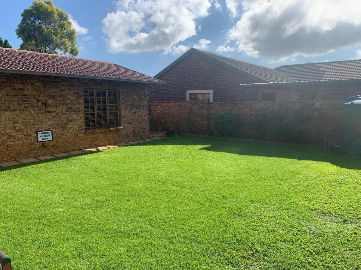 Dobbs Lodge - Housity