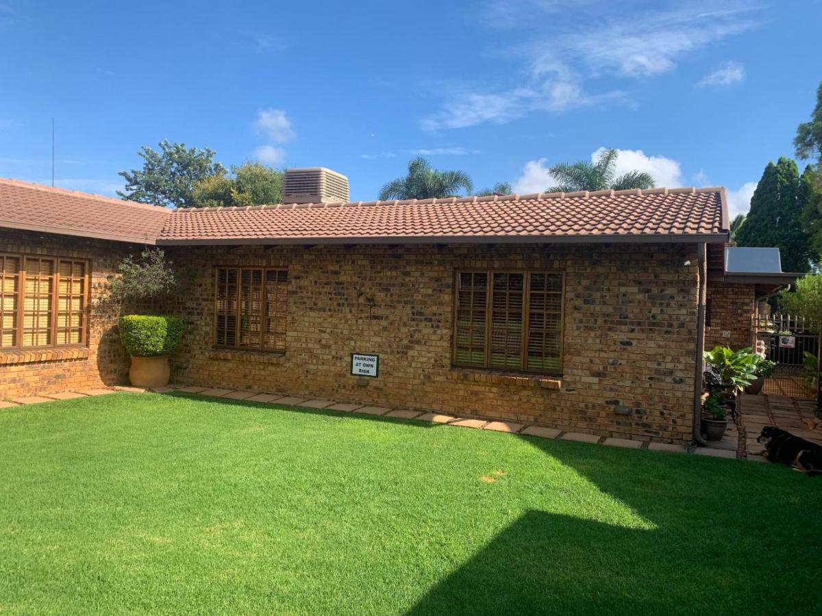 Dobbs Lodge - Housity