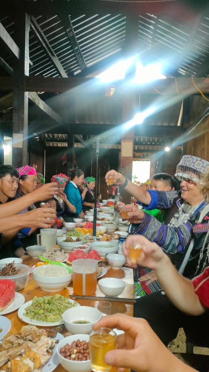 Indigenous homestay- Trek- Food- Bus - Housity