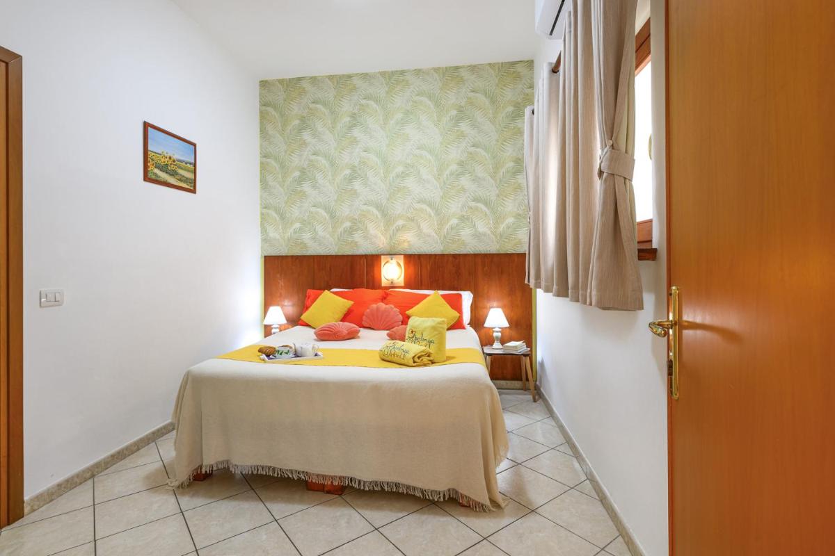 Girasole room Sperlongaresort - Housity