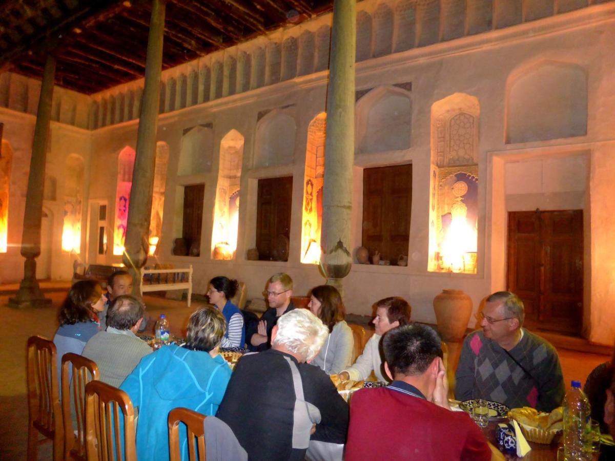 Hovli Poyon Hotel - Housity